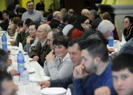 Cerca de 300 vecinos participaron en las actividades en el centro social de Goi�s, en Lal�n. 