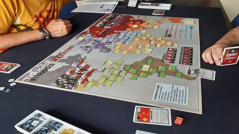 Uno de los tableros de juego en Semper Ludens