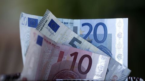 Imagen de archivo de billetes de euro