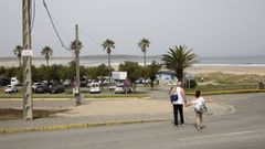 El paisaje se ha liberado del edificio triangular que tapaba la playa de A Frouxeira