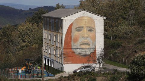 O Irrio Peliqueiro protagoniza uno de los murales de Castro Caldelas