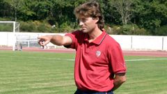 Julen Guerrero, en una imagen de archivo, como entrenador, en Ribeira.