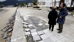 El paseo de Covas result� muy da�ado por los temporales del pasado invierno.