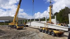 Obras de construcci�n en marcha de la nueva nave de Daveiga en el pol�gono de Os Acivros