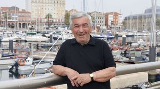 Jes�s Outes, �Meiri�o�, en el puerto de Ferrol.