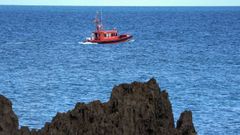 El Servicio de Emergencias del Principado de Asturias (SEPA), la Guardia Civil y Salvamento Martimo han puesto en marcha un operativo para tratar de localizar a un hombre, vecino de Cantabria, desaparecido en el entorno de la playa de Gulpiyuri, en Llanes