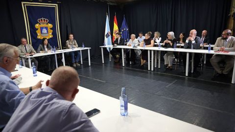 PLENO MOCION DE CENSURA EN EL CONCELLO DE RIBEIRA, DONDE LUIS PEREZ BARRAL ALCALDE DEL BNG CEDE EL BASTON DE MANDO A LA NUEVA ALCALDESA MARIA JOSE SAMPEDRO CANDIDATA DEL PP, PRIMERA MUJER EN ESTE PUESTO.