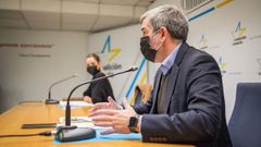 El secretario general de Coalici�n Canaria, Fernando Clavijo, y la portavoz, Mar�a Fern�ndez