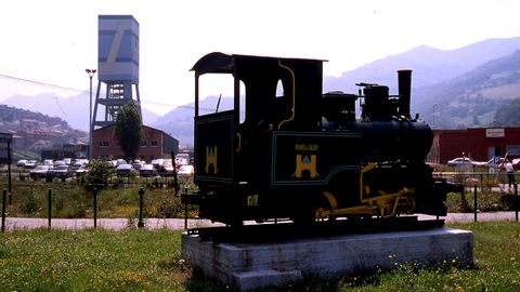 Antigua mquina del ferrocarril minerl del Pozo Santiago