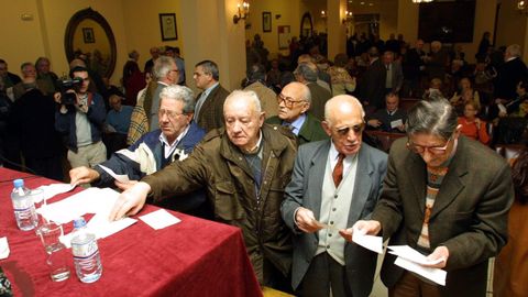 Elecciones a la presidencia de la entidad en el 2002