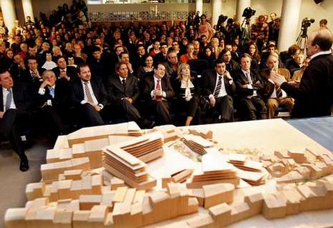 La presentaci�n del proyecto en el Club Financiero cont� en su d�a con amplio respaldo social y pol�tico.