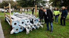 El alcalde y el concejal Xaqu�n Moreda comprobaron este jueves los trabajos para la renovaci�n de luminarias en la zona sur de la ciudad