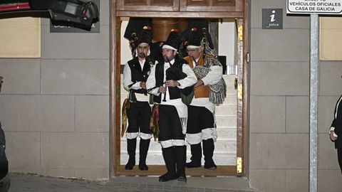 El f�retro de Fernando �nega a su salida de la Casa de Galicia 