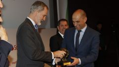 El rey Felipe VI entreg� los galardones al director ejecutivo de la firma de Tordoia, Javier Cancelo