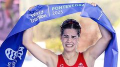 Claudia Tubo, en el momento de cruzar la meta en Pontevedra.