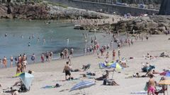 A Coru�a surfea la ola de calor en las playas