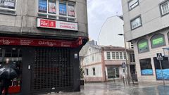 Sede del PSOE de Carballo, en la esquina de las calles Fomento y Sa�de
