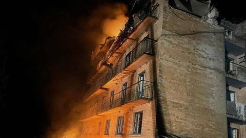 Edificio da�ado pro los drones rusos