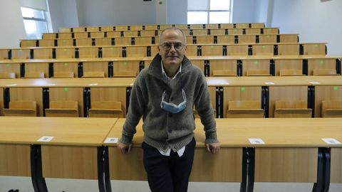 Jesús Vázquez, exalcalde y exconselleiro, volvió a dar clases tras dejar la política.
