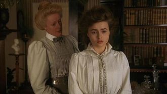 Maggie Smith y Helena Bonham-Carter protagonizan �Una habitaci�n con vistas�