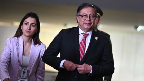 Gustavo Petro, el pasado 30 de mayo en Brasilia, junto a Laura Sarabia.