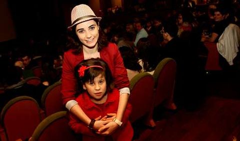 Alba y Ana, autora y protagonista del documental, en el estreno en el Jofre.