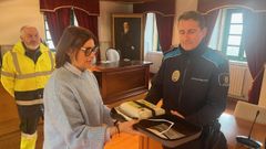 Entrega de desfibriladores en Ortigueira