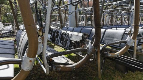 El fuego quem algunos de los asientos del telesilla, adems de un tramo del cable tractor.
