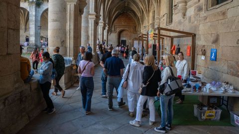 Feria de Stock en el claustro barroco de Celanova