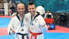 Iv�n Figueroa y Jorge Simil, con sus medallas tras finalizar el campeonato m�ster.