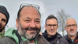 Ricardo Hevia con otros compa�eros en un viaje anterior.