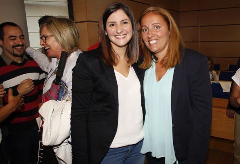 La alcaldesa Leticia Santos, del BNG, junto a la socialista Marta Freire, teniente de alcaldesa. 