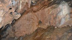Detalles de las paredes interiores de la cueva