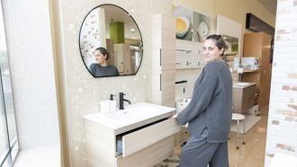 Un ba�o de exposici�n de Jos� Manuel Pedrouzo, en Carballo.