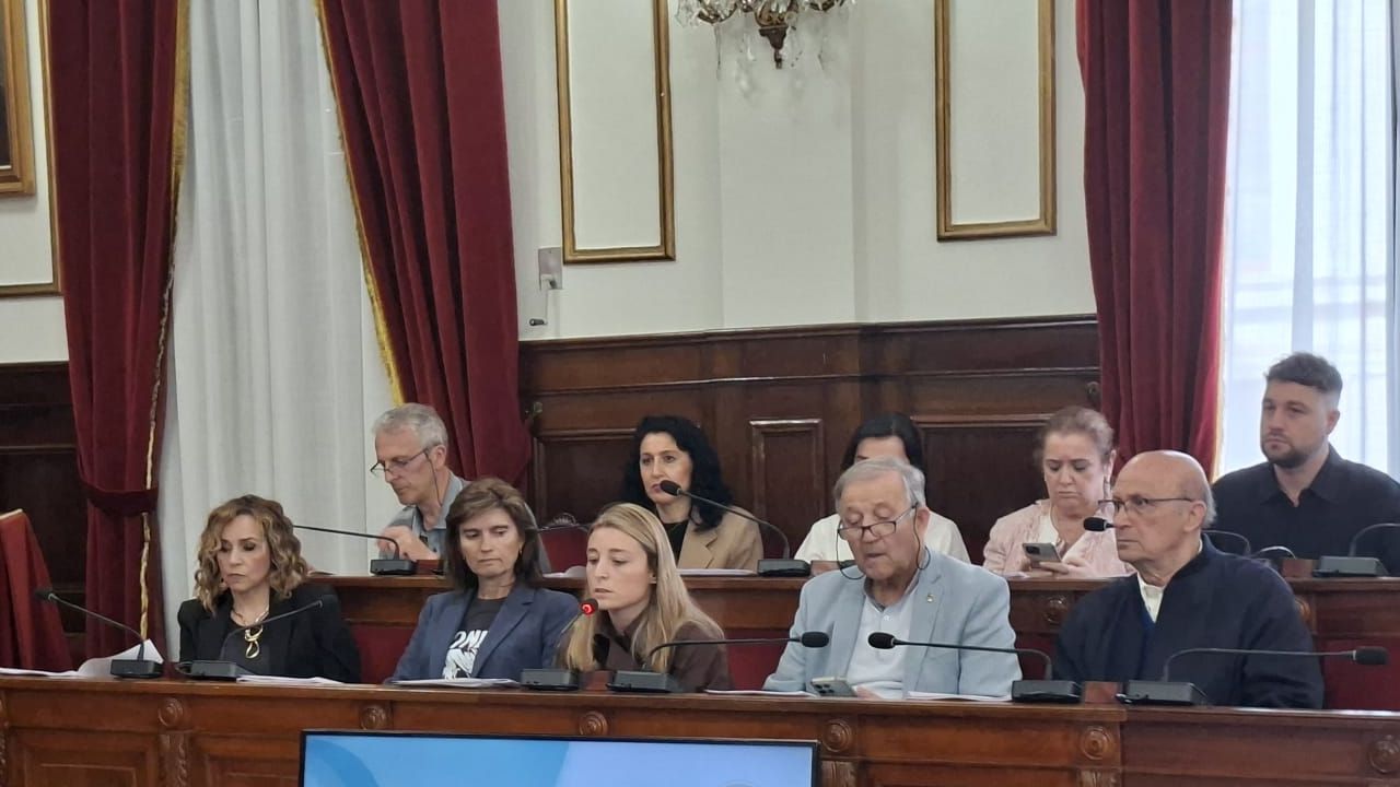 El pleno municipal de Ferrol acuerda reclasificar 76.000 metros cuadrados como suelo urbano