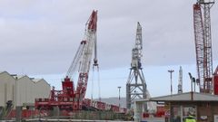 Imagen de archivo de las gr�as de Navantia 