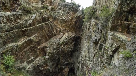 Otro aspecto del interior de la mina a cielo abierto de O Covall�n