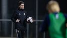 Miguel M�ndez, durante un entrenamiento con el Real Oviedo Femenino
