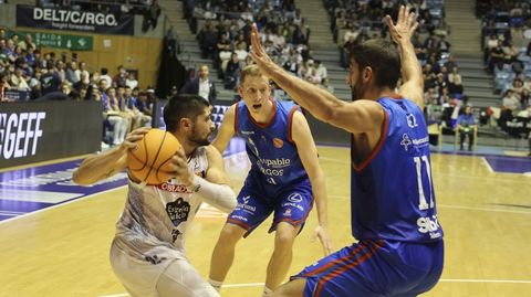 Sergi Quintela, en el �ltimo duelo ante el Burgos en la Primera FEB, en octubre del 24, en Sar.