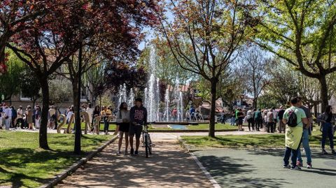 Numeroso pblico disfrut de la Festa dos Maios en Vern