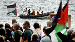 Marcha en Samil en apoyo de la Flotilla Sumud Global que envía ayuda humanitaria a Gaza