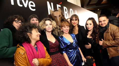 Marta Vzquez y Eva Fernndez junto a parte del equipo de Nboa