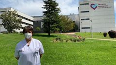 Socorro Mart�nez en el exterior del hospital Benito Menni