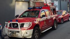 El veh�culo de Protecci�n Civil, en la calle donde se produjo el incendio esta ma�ana