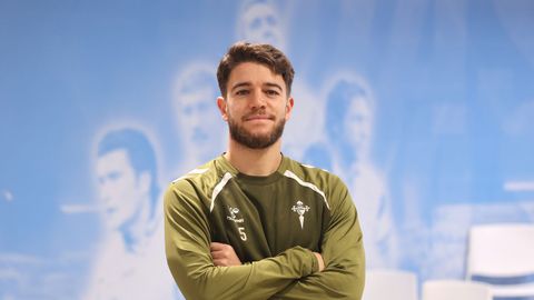 Sergio Carreira posa no centro de entrenamento do Celta