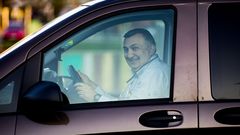 Isidro Rodr�guez Ponte, esta semana, durante un desplazamiento para desinfectar.