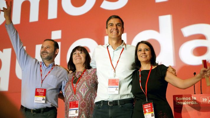 Jos� Luis �balos, Cristina Narbona, Pedro S�nchez y Adriana Lastra en el congreso federal del PSOE en el 2017.