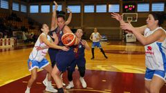 Partido de baloncesto entre el Cortegada y el Bar�a C.B.S.