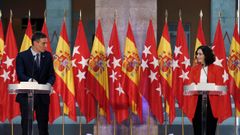 Pedro S�nchez e Isabel D�az Ayuso, en una rueda de prensa conjunta en Madrid en el a�o 2020 