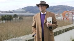 El profesor Jos� Antonio Ponte Far ante el Arsenal, considerado como Torrente Ballester como �el paisaje industrial m�s hermoso del mundo�